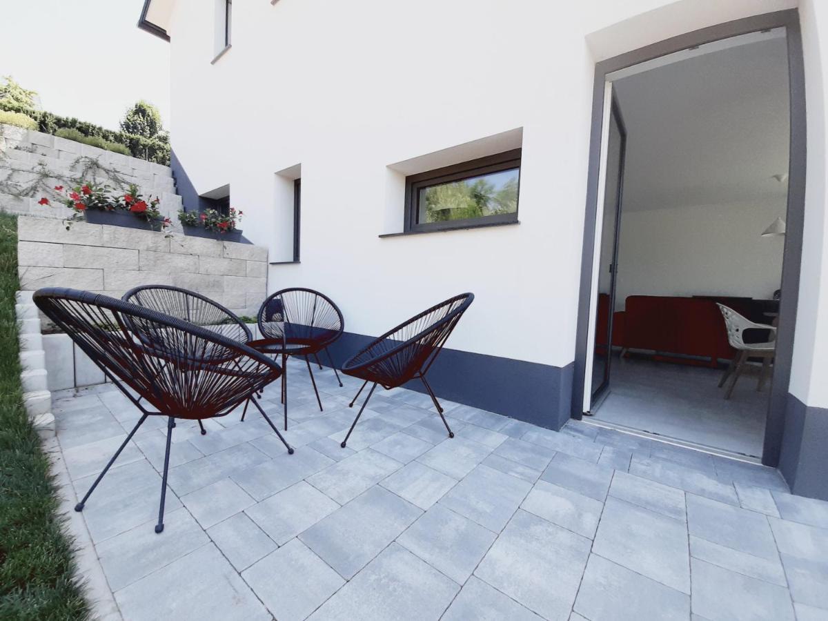 Green Bee Apartment Lesce  Exteriér fotografie