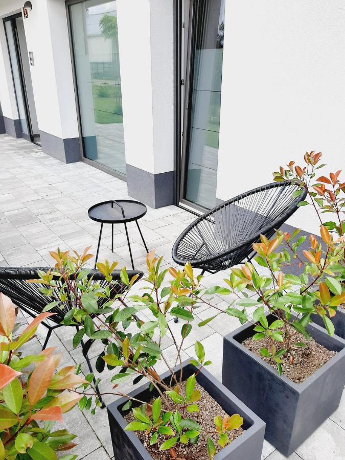 Green Bee Apartment Lesce  Exteriér fotografie